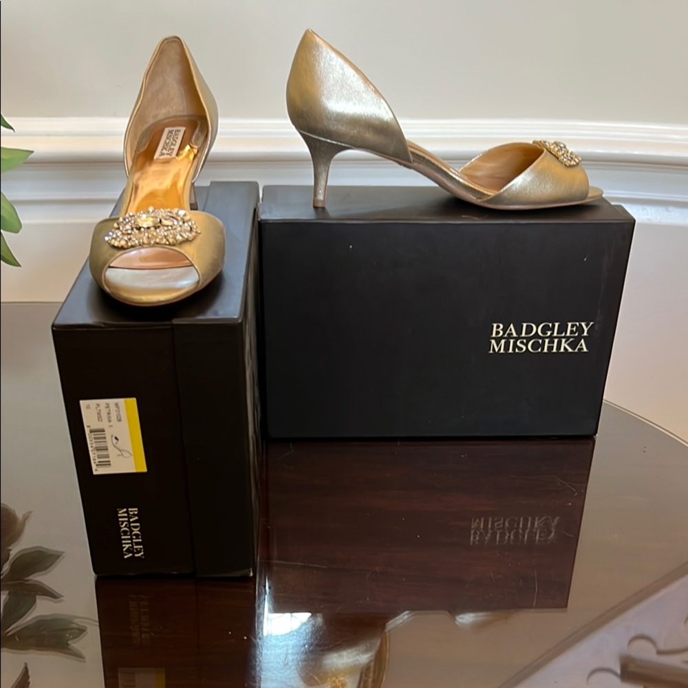 Badgley Mischka Gold Stiletto Heels